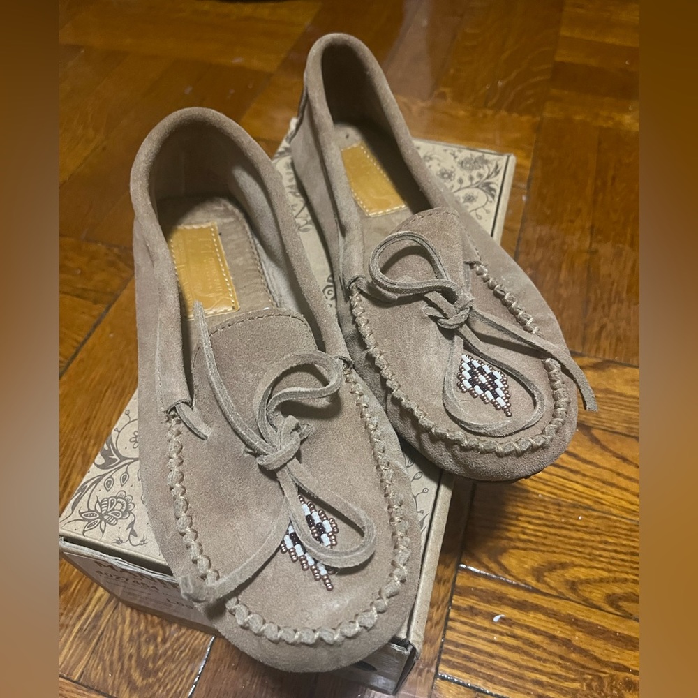 Tan Manitobah Moccasins Size 9